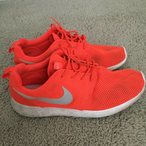 Nike Other - SOLD NIKE MEN 9 ROSHE CRIMSON NEON SNEAKERS RUNNING